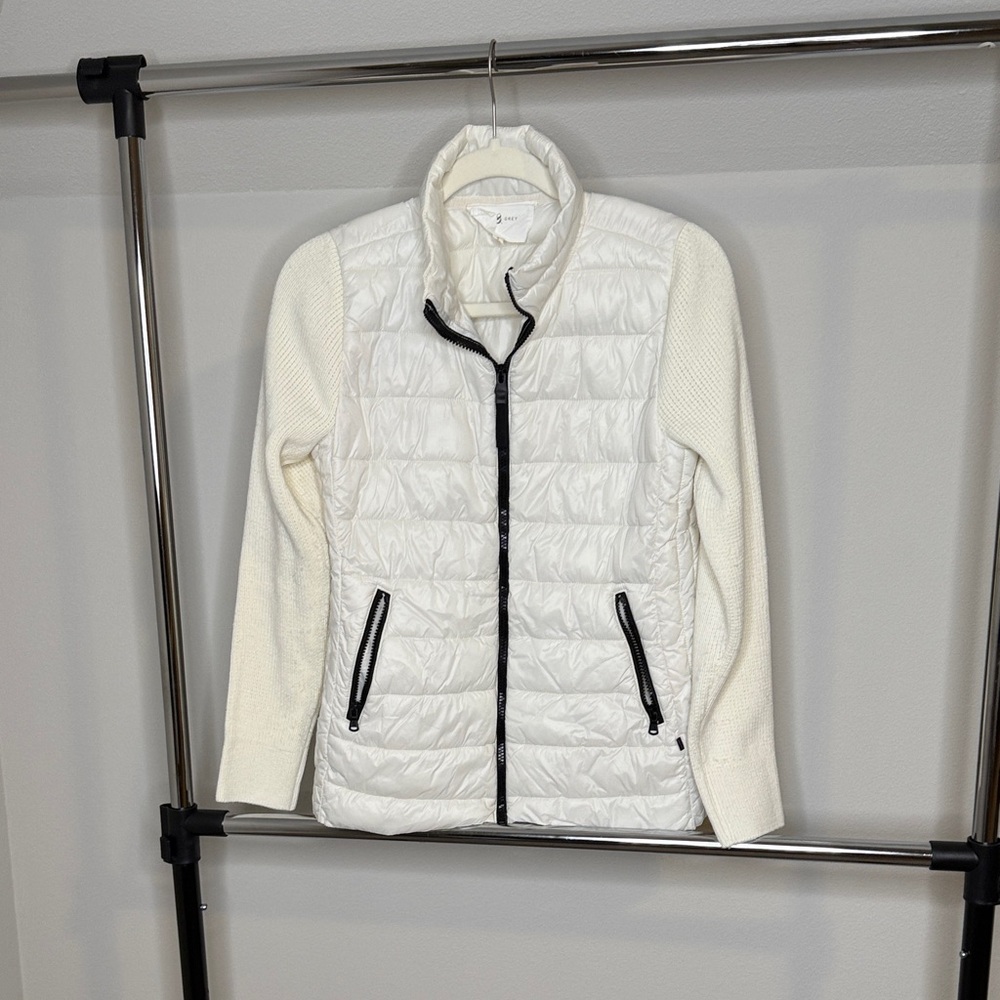 Lou & Grey White Quilted Vest with Black Trim